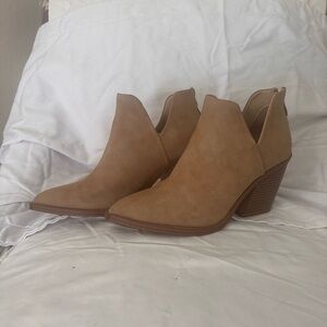 Women's Tan Ankle Boots